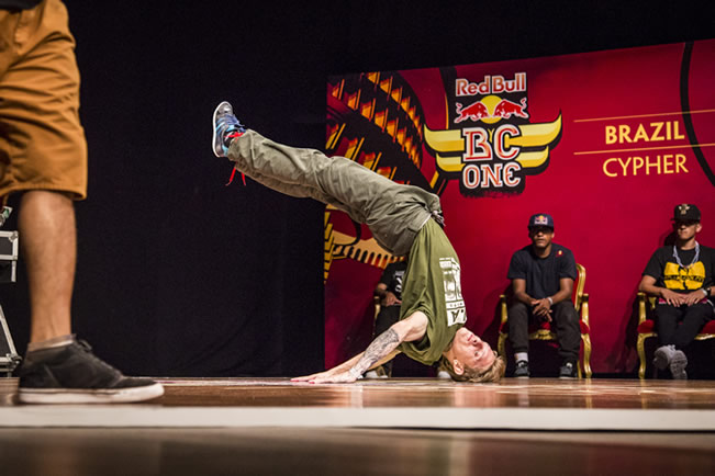 B-boy Ratin em ação - Fabio Piva - Red Bull Content Pool