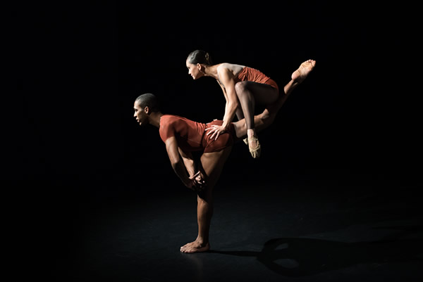 Indigo Rose_foto Arthur Wolkovier_dancers Ammanda Rosa & Nielson Souza