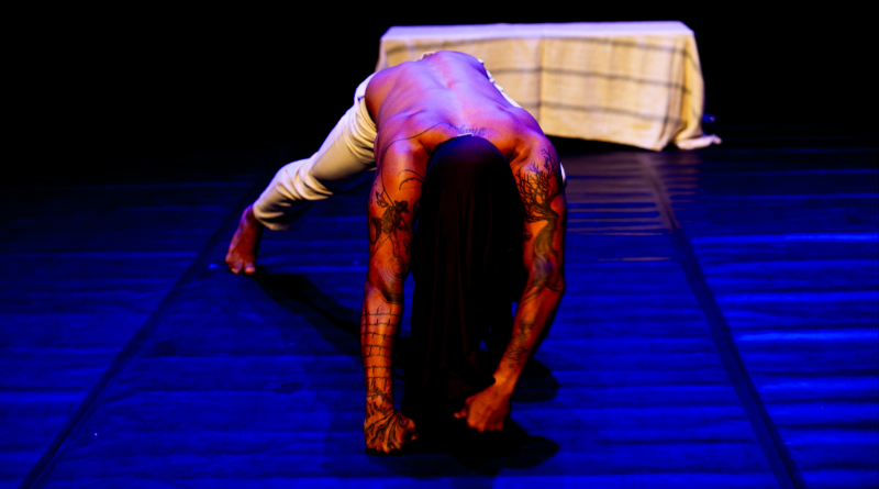 Alisson Lima apresenta o solo Invisível aos Olhos no Teatro do Instituto Brincante