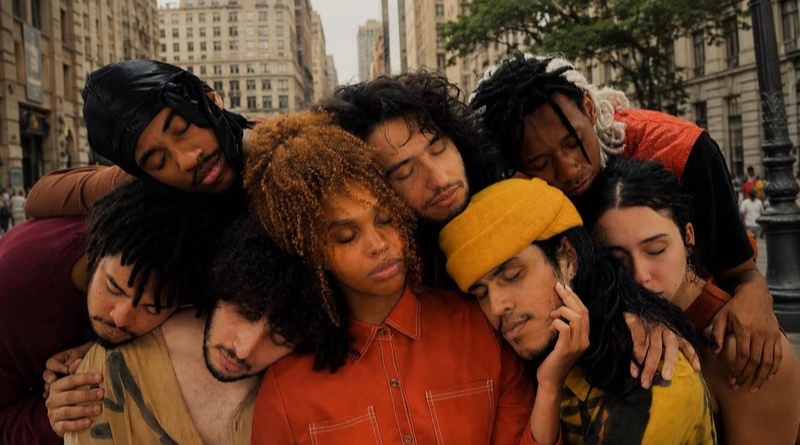 Com músicas da Liniker, espetáculo de dança “Me Ame Como Se Fosse Uma Sexta-Feira no Centro” estreia no Rio, no Cinema Preto em Movimento